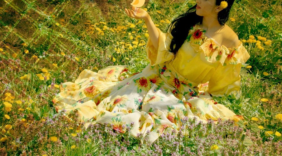Different Styles of Yellow Bridesmaid Dresses